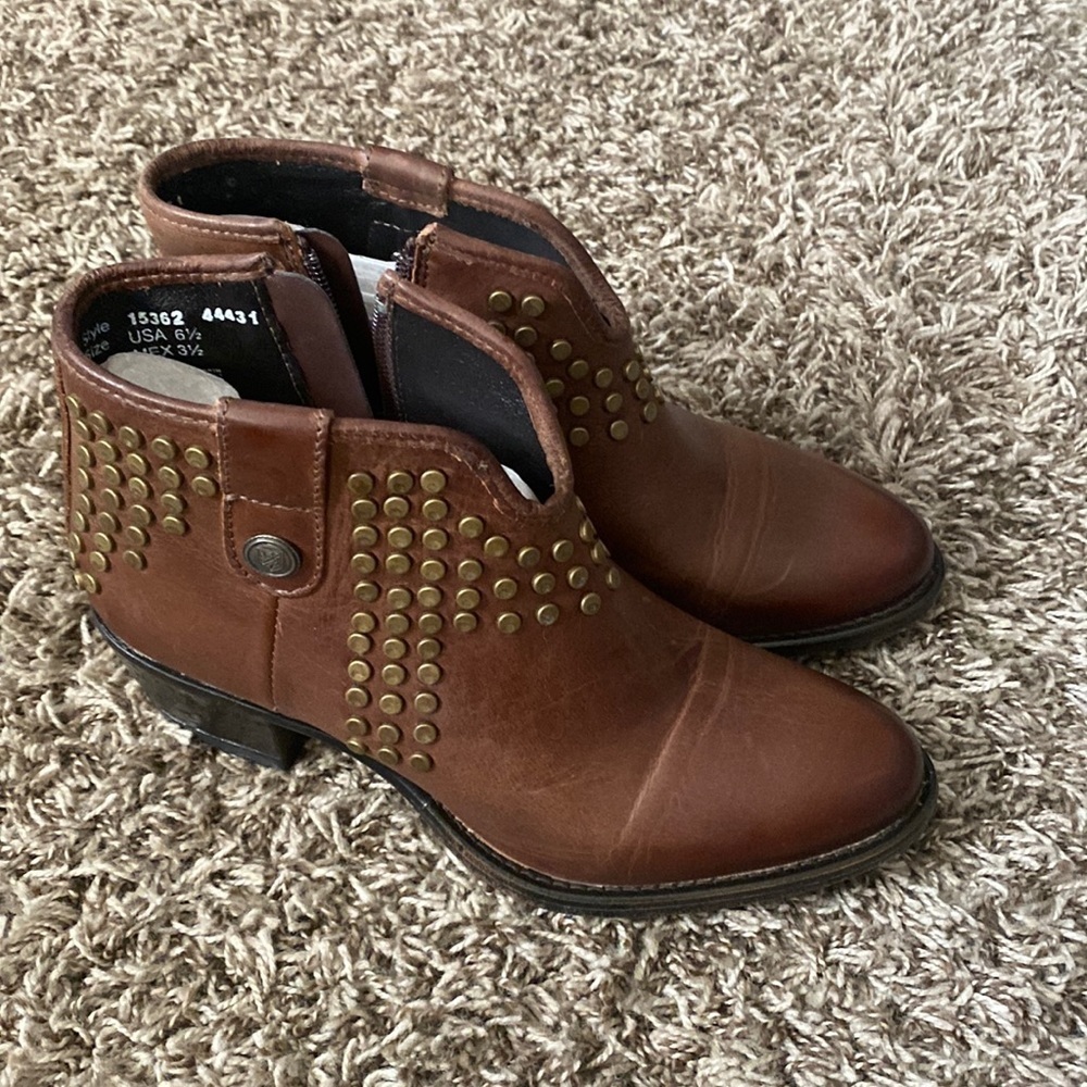 𝅺GIANI Bernini Vira Genuine Leather Heeled Brown Ankle Booties Size 6.5M